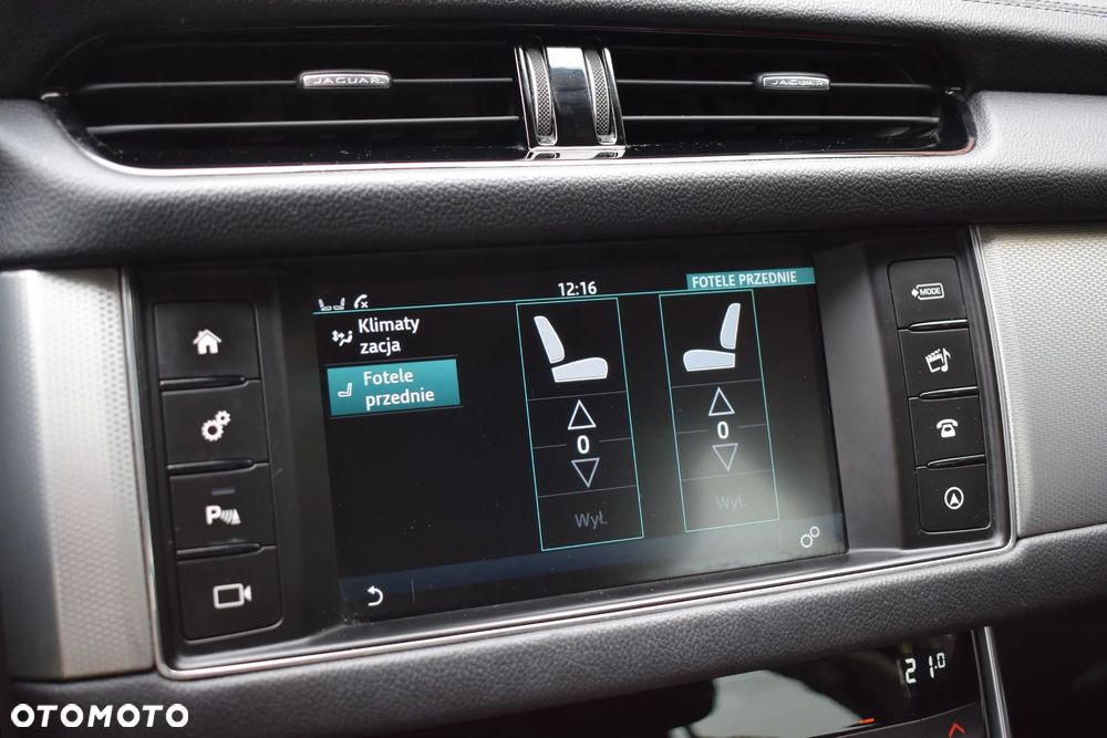 Jaguar XF 3.0 TDV6 Portfolio - 17