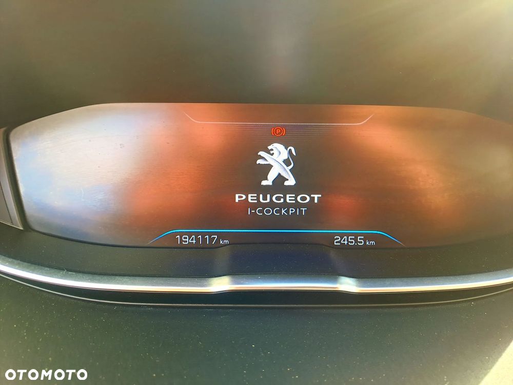 Peugeot 3008 1.2 PureTech Active S&S EAT6 - 17