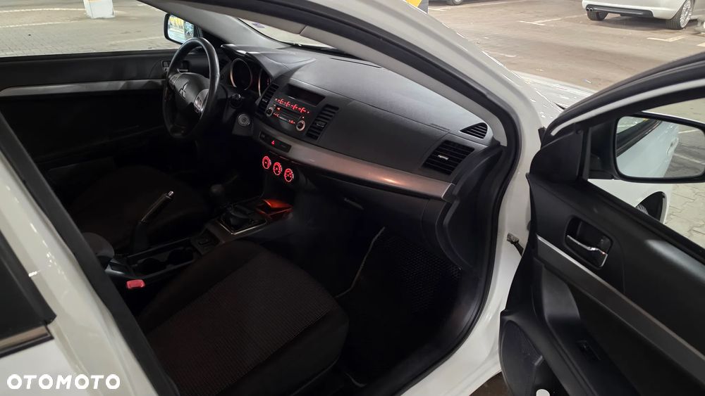 Mitsubishi Lancer 1.8 DID Invite - 15