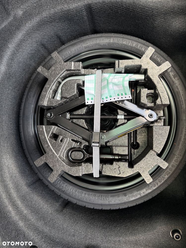 Volkswagen Passat - 35