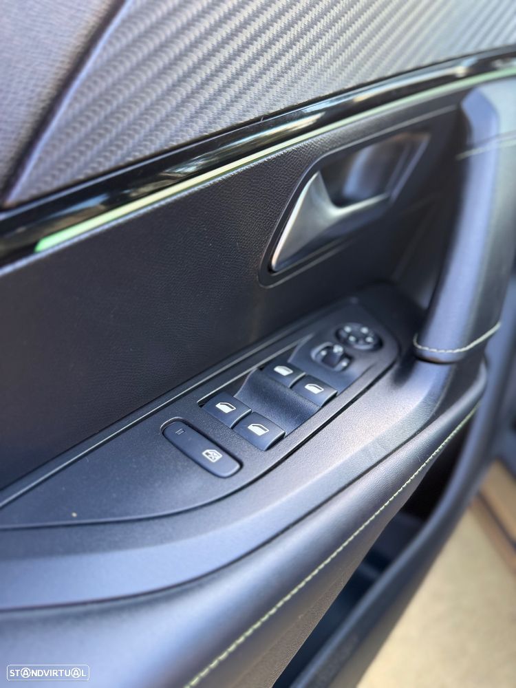 Peugeot 2008 PureTech 130 EAT8 GT Pack - 19