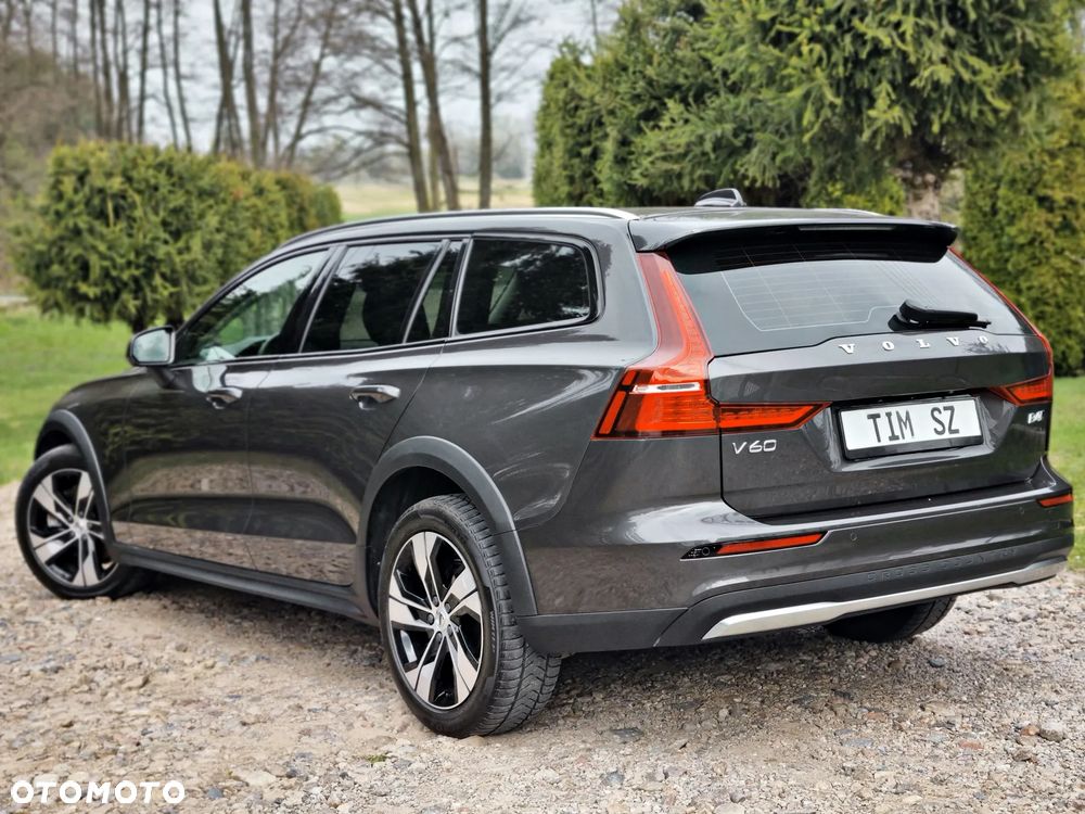 Volvo V60 Cross Country B4 D AWD Ultimate - 11