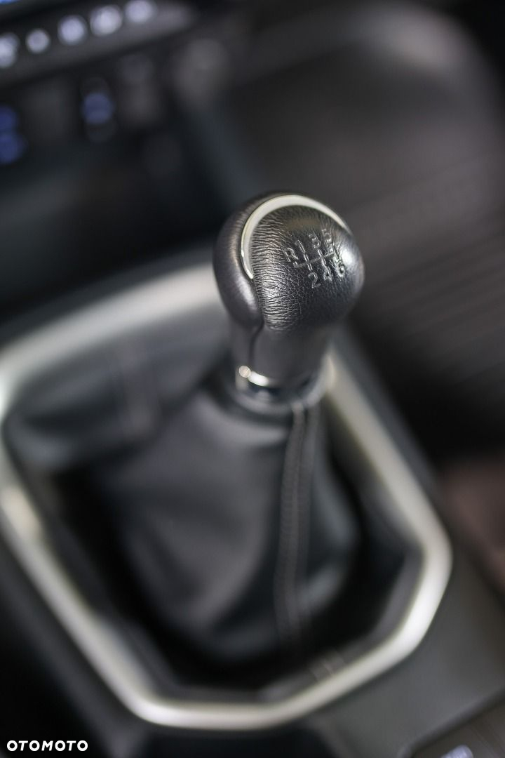 Toyota Hilux - 24