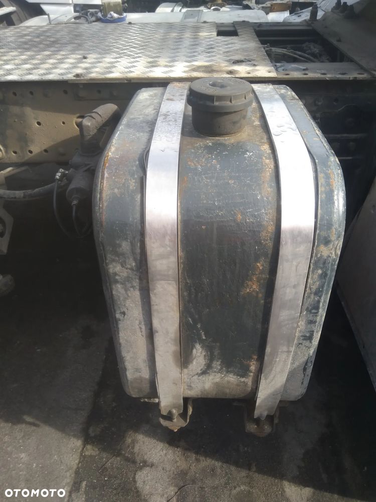 Man TGS 18.440 zbiornik paliwa 100L - 1