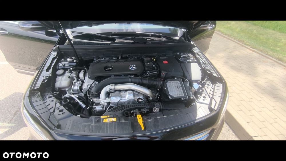 Mercedes-Benz GLB 250 4-Matic 8G-DCT - 16