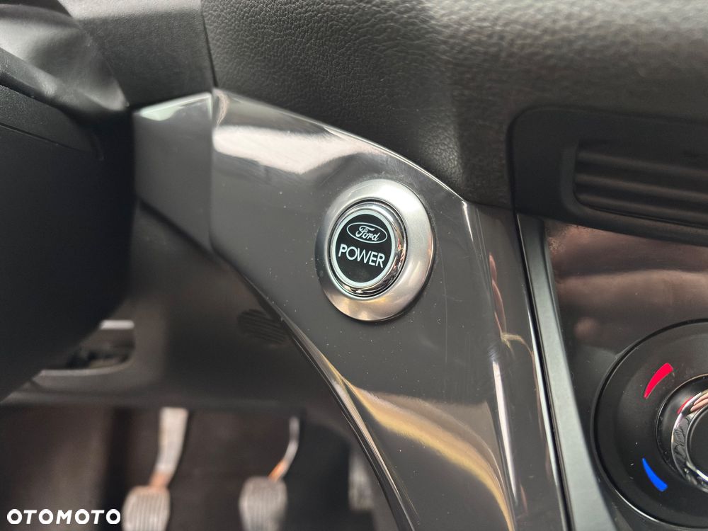 Ford Kuga 2.0 TDCi Titanium FWD - 28