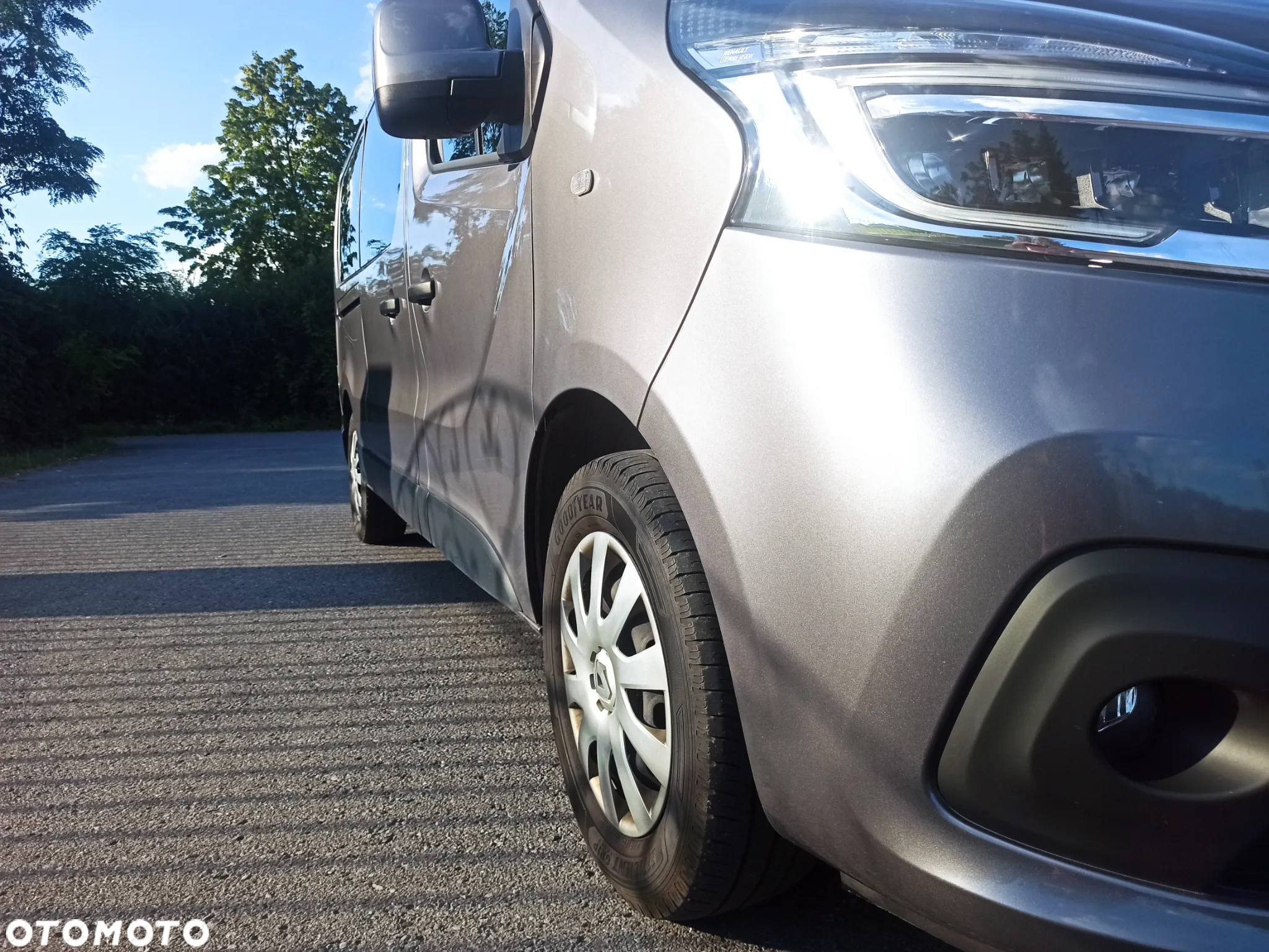 Renault Trafic Grand SpaceClass 2.0 dCi - 11