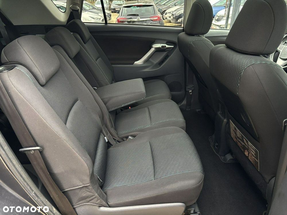 Toyota Verso 1.8 Premium 7os - 23