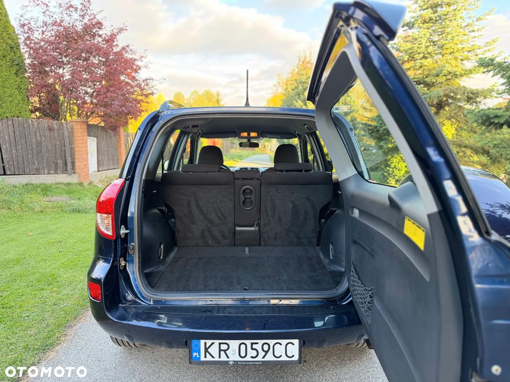 Toyota RAV4 2.2 D-4D Premium - 32