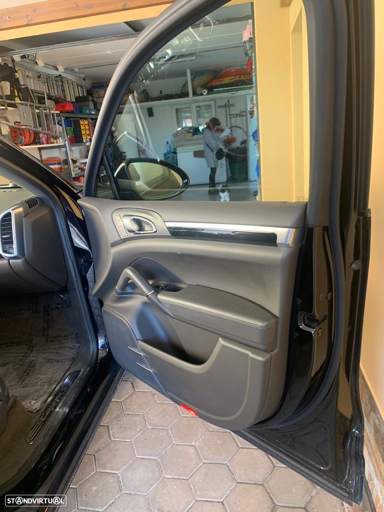 Porsche Cayenne S - 6