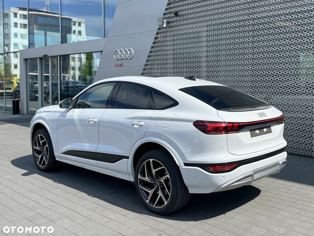Audi Q6 e-tron - 26