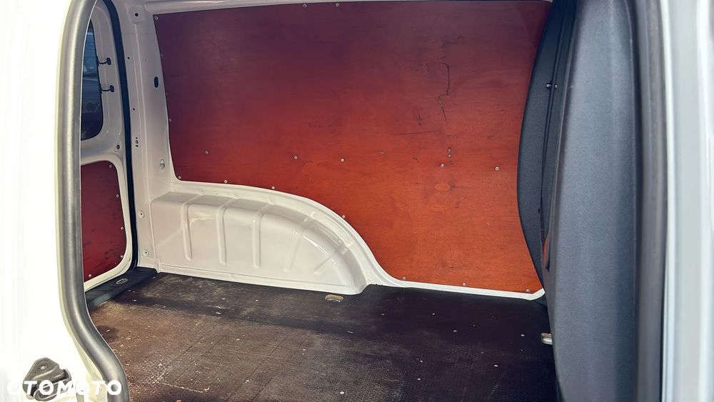 Volkswagen Caddy - 21
