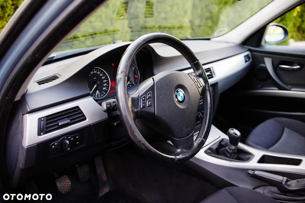 BMW Seria 3 318d DPF - 13