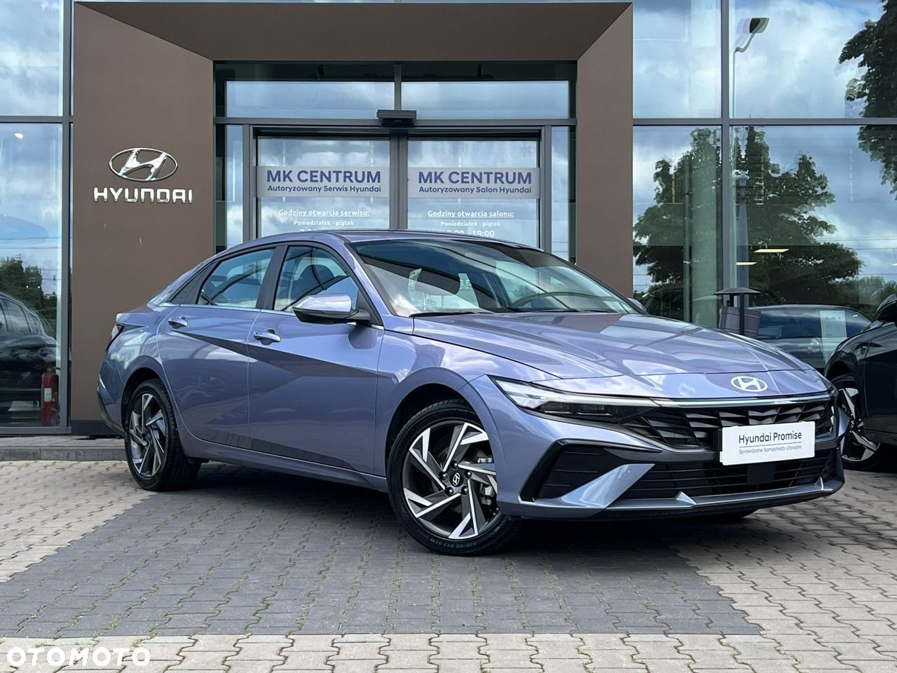 Hyundai Elantra - 2