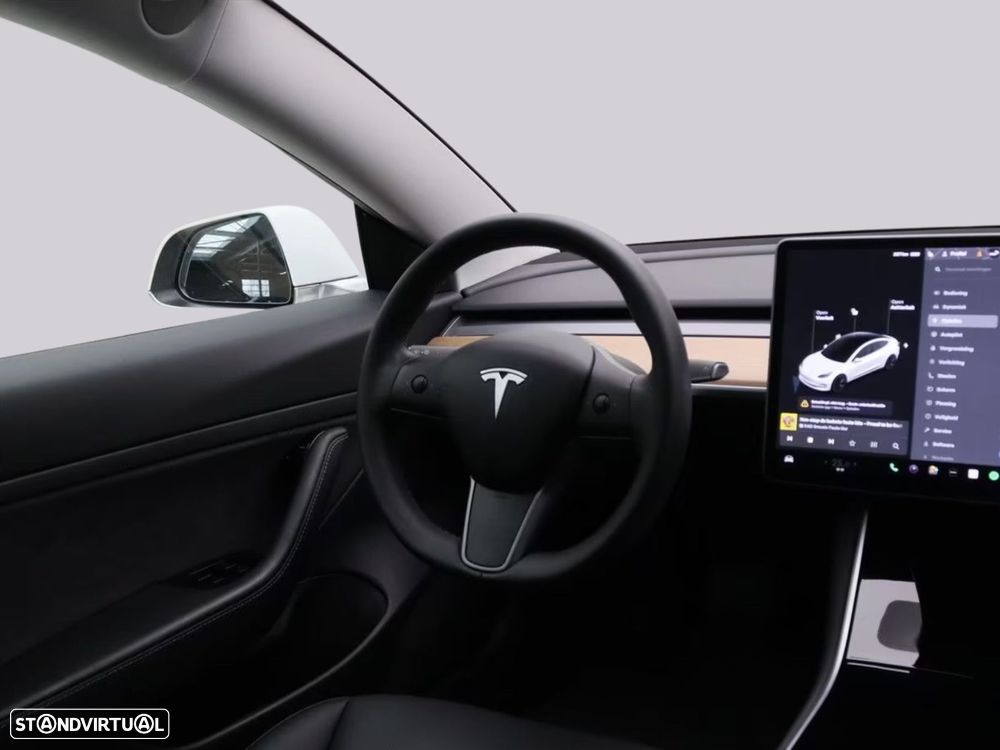 Tesla Model 3 - 5