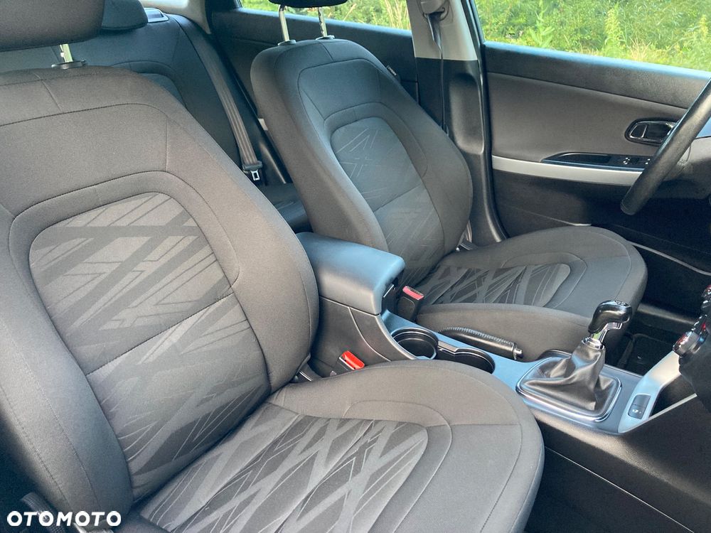 Kia Ceed 1.6 GDI L Business Line - 12