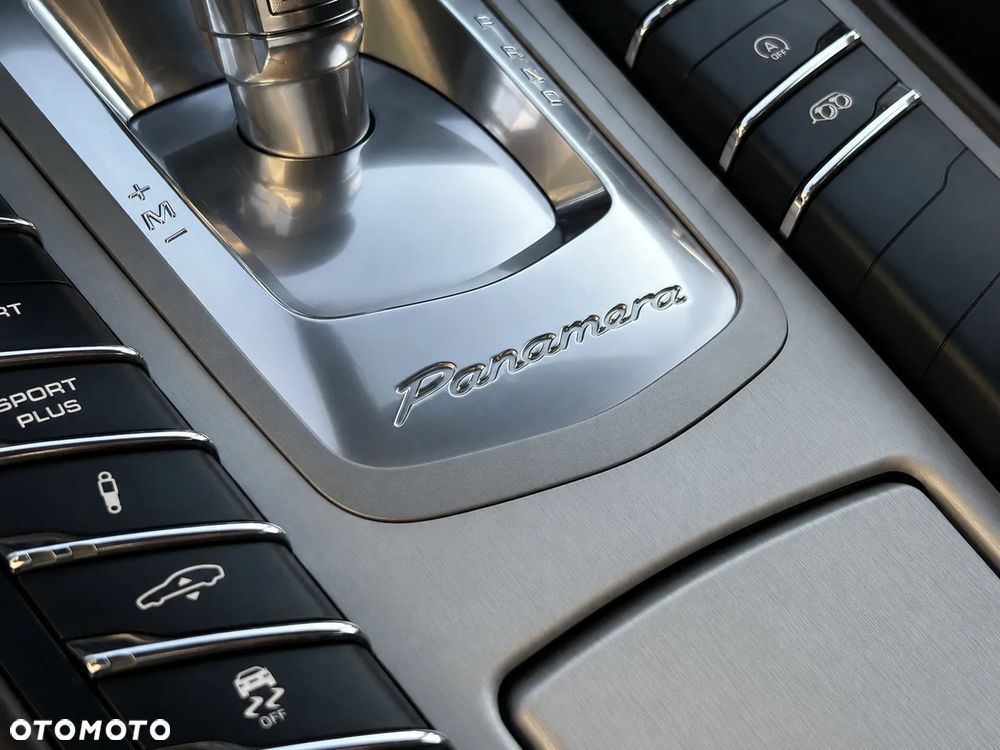 Porsche Panamera GTS - 35