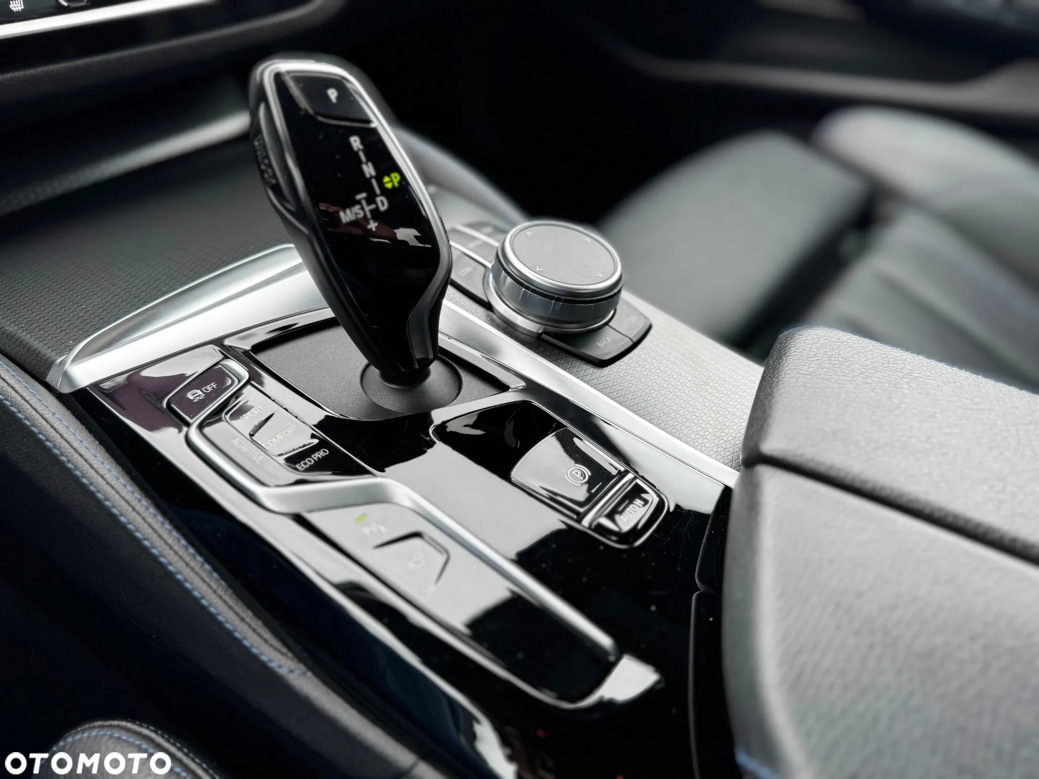 BMW Seria 5 M550i xDrive sport - 20