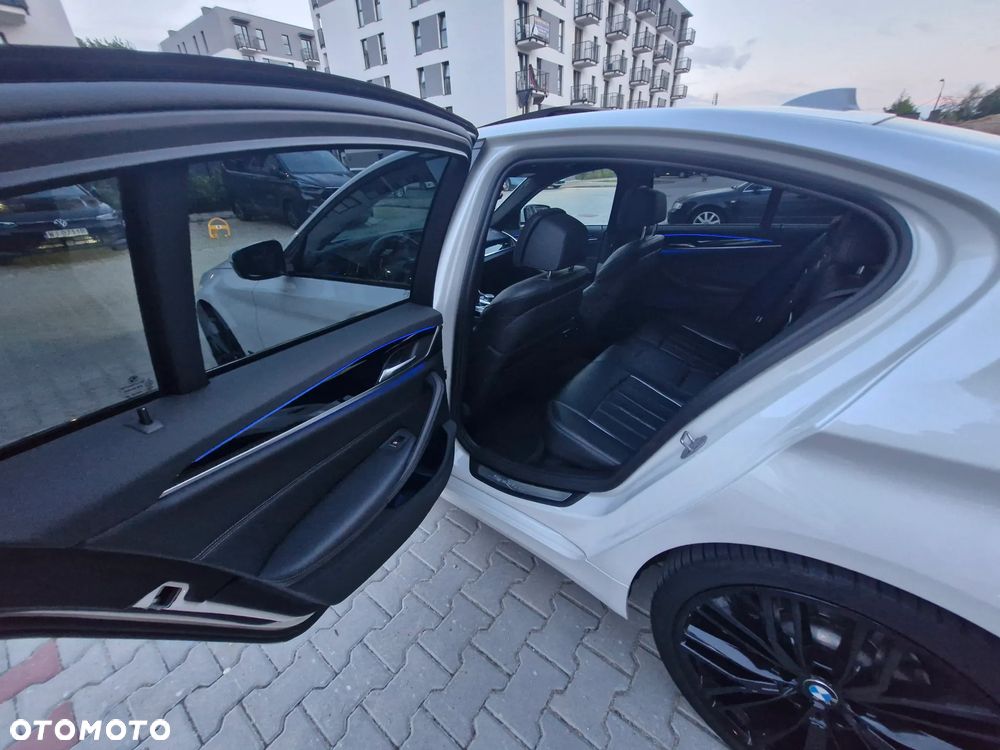 BMW Seria 5 530i Luxury Line sport - 4