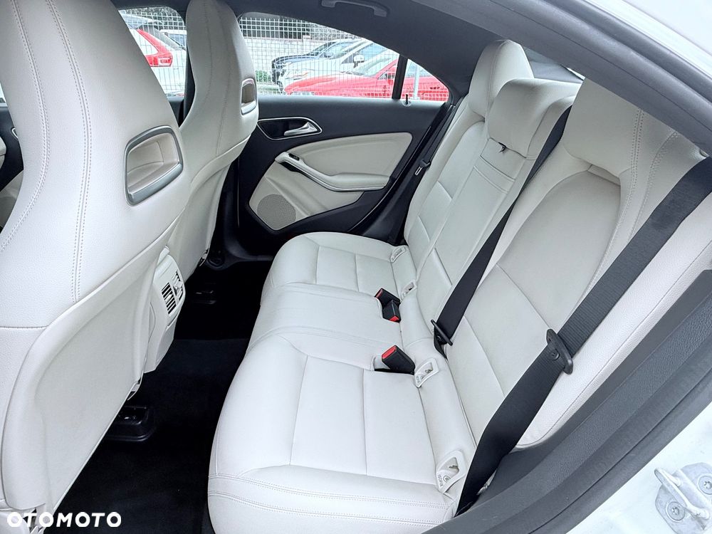 Mercedes-Benz CLA - 14