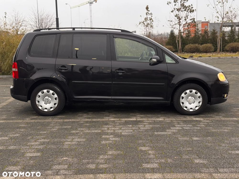 Volkswagen Touran 2.0 TDI DPF Highline - 6