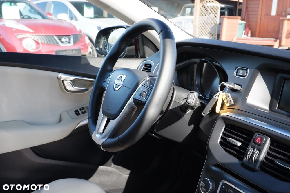 Volvo V40 D2 Momentum - 5