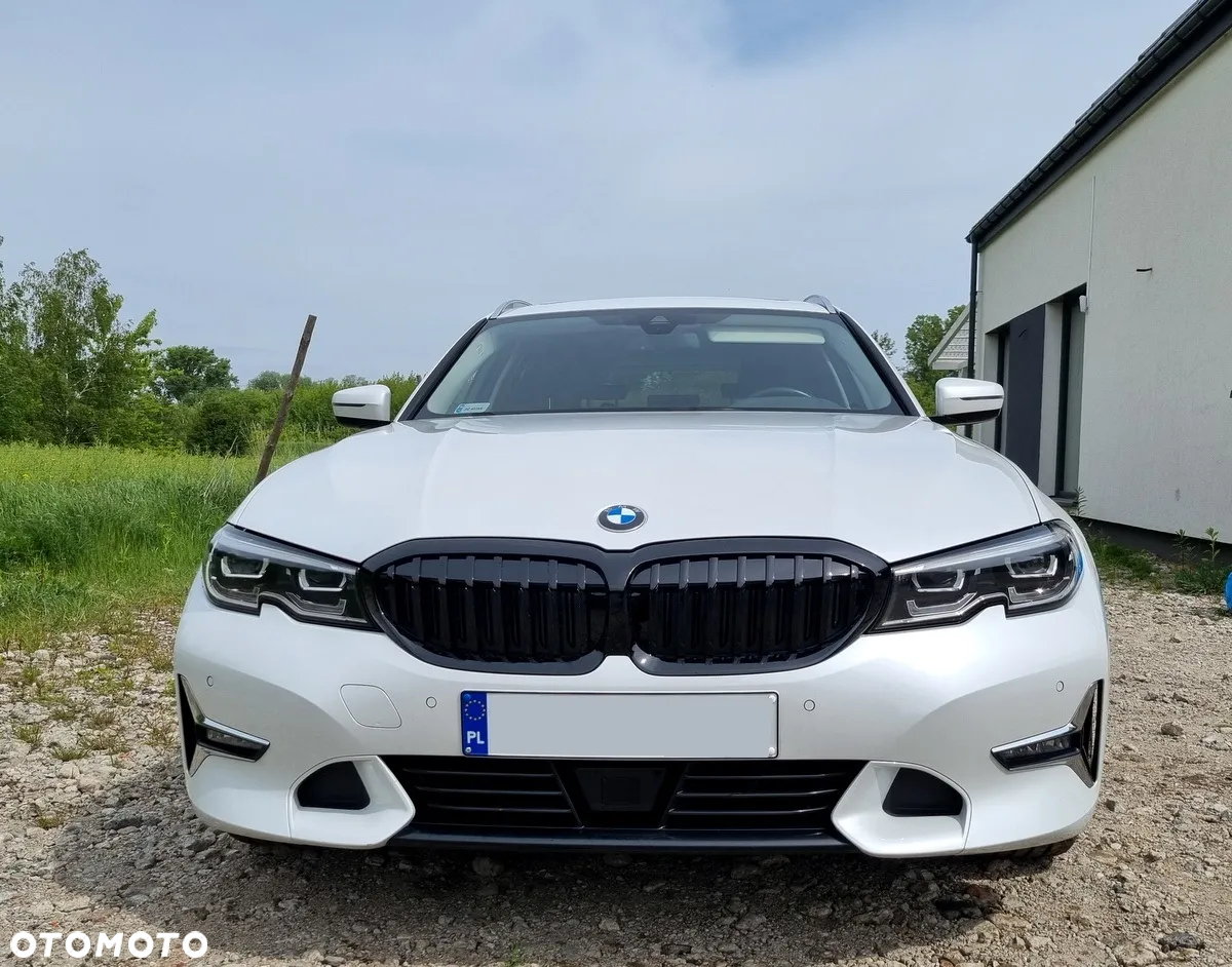 BMW Seria 3 320d xDrive Luxury Line sport - 9
