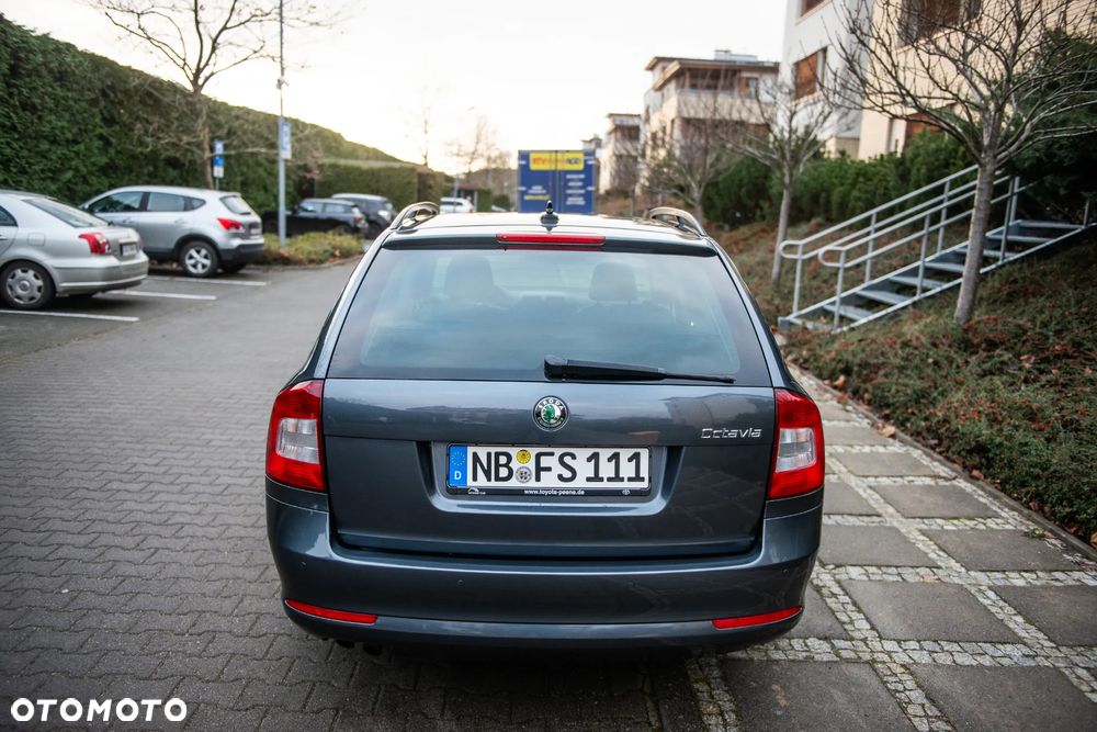 Skoda Octavia 1.8 TSI DSG Laurin & Klement - 5