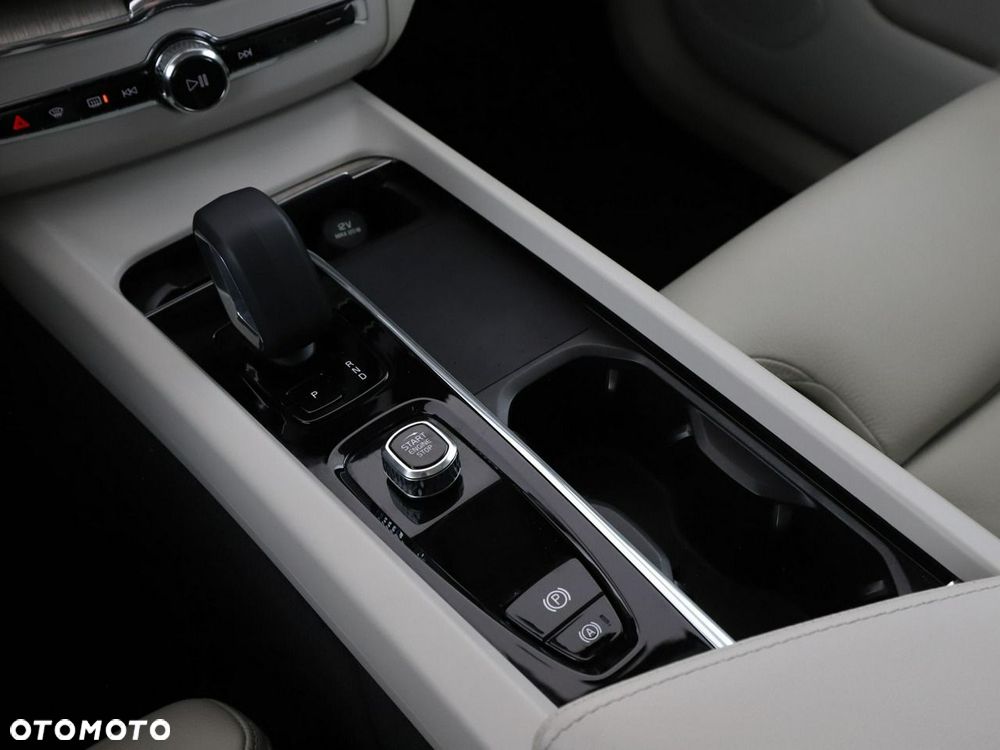 Volvo XC 60 T6 AWD Recharge Core - 29