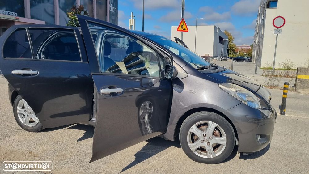Toyota Yaris - 4