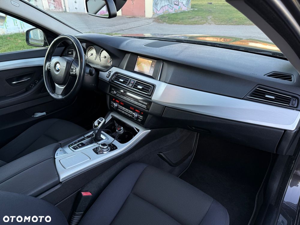 BMW Seria 5 ver-5er-touring-luxury-line - 12