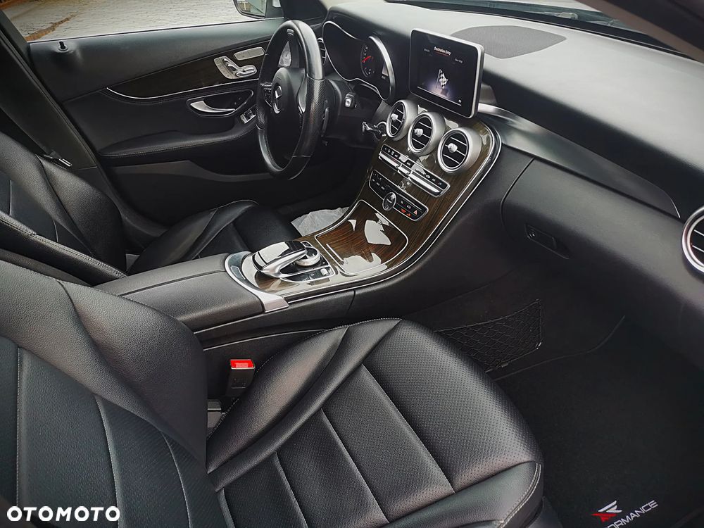 Mercedes-Benz Klasa C 300 7G-TRONIC - 7