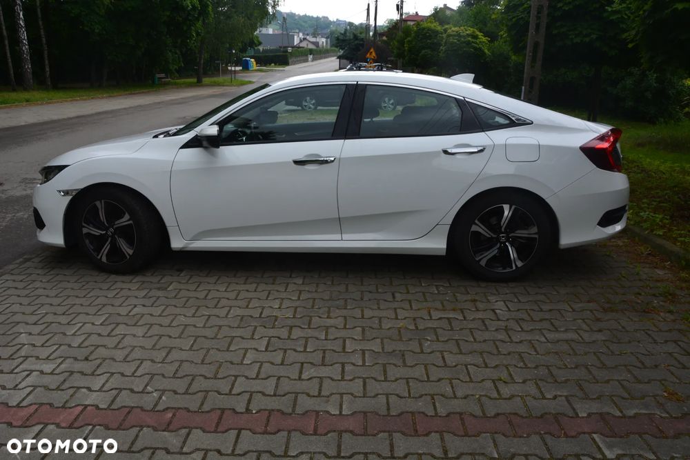 Honda Civic 1.5 T Elegance - 16