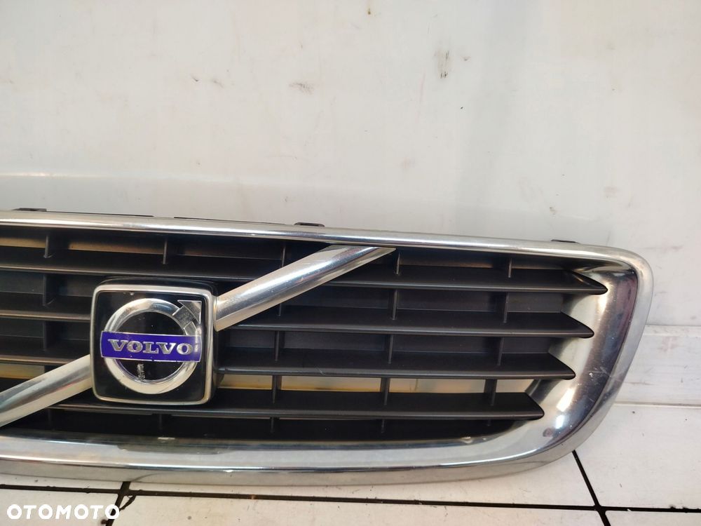 volvo v50 lift 07r- grill atrapa chłodnicy - 3