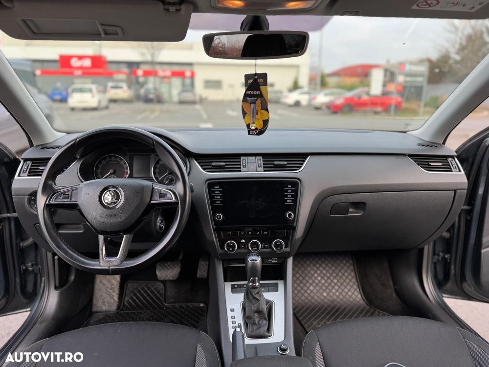 Skoda Octavia Combi 2.0 TDI DSG 4X4 Style - 17