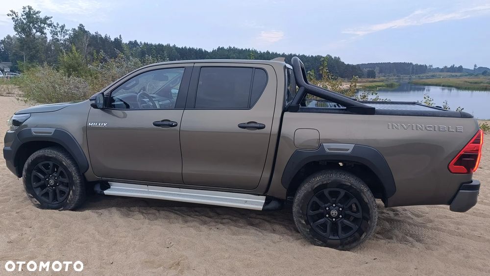 Toyota Hilux 2.8 D-4D Double Cab Invincible Sport 4x4 - 14