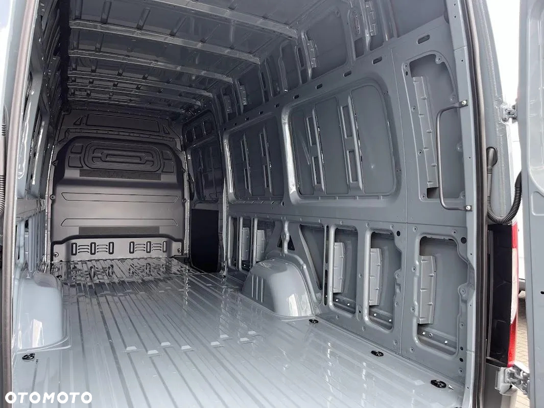 Mercedes-Benz Sprinter - 8