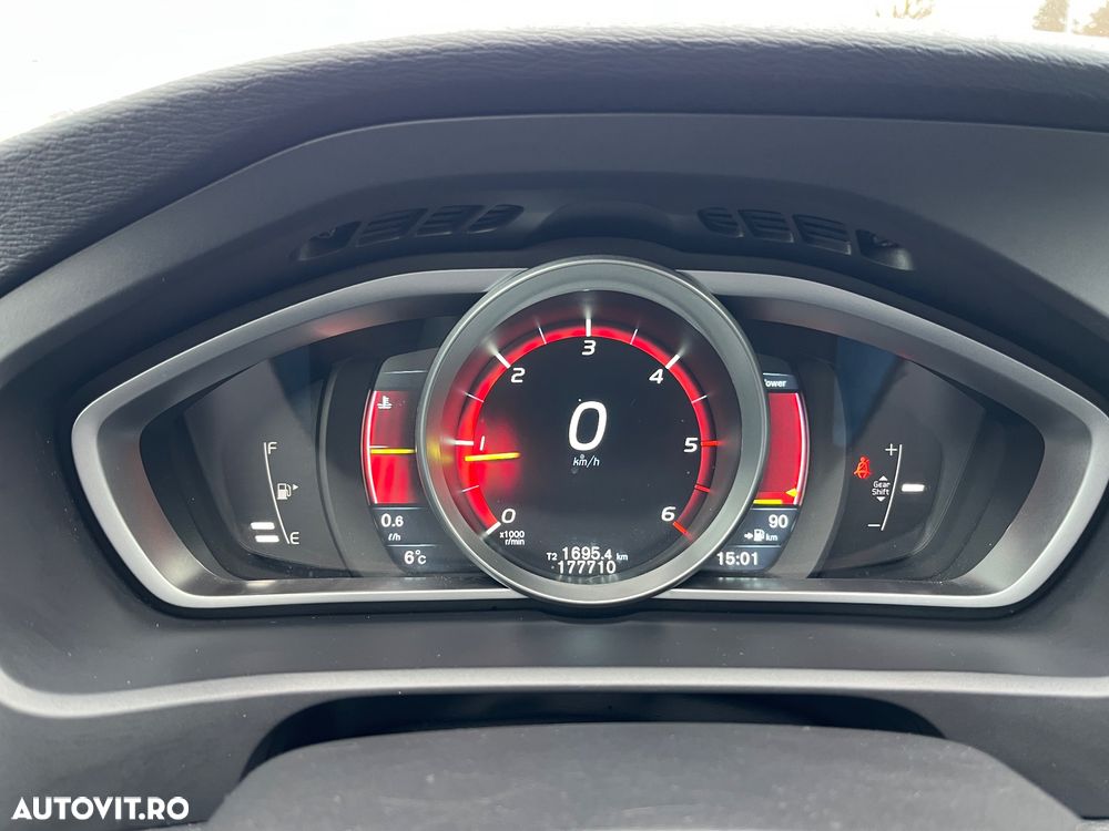 Volvo V40 D4 Ocean Race - 10