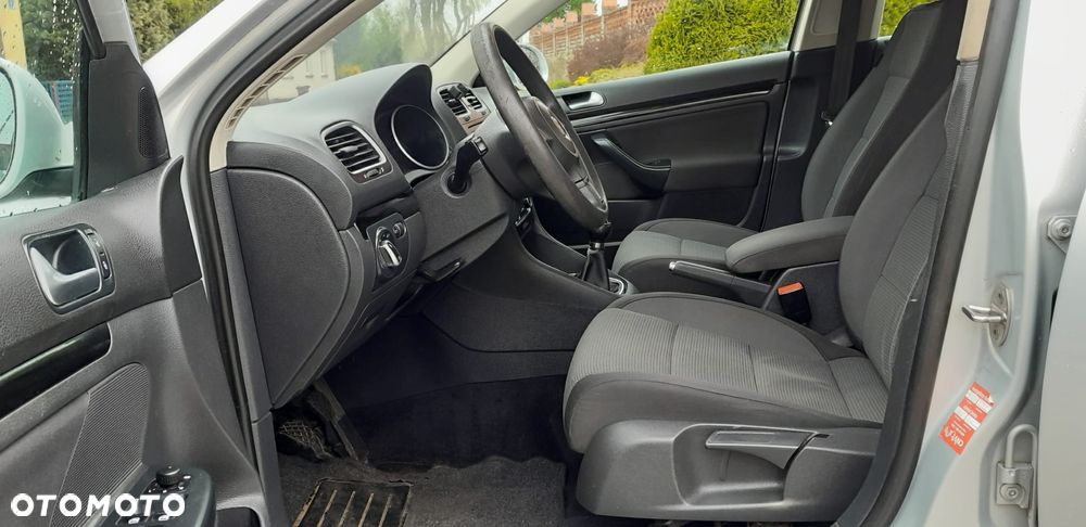 Volkswagen Golf - 22