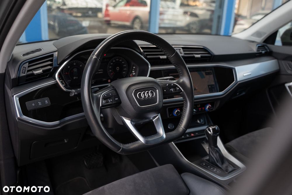 Audi Q3 35 TDI Quattro S tronic S line - 23