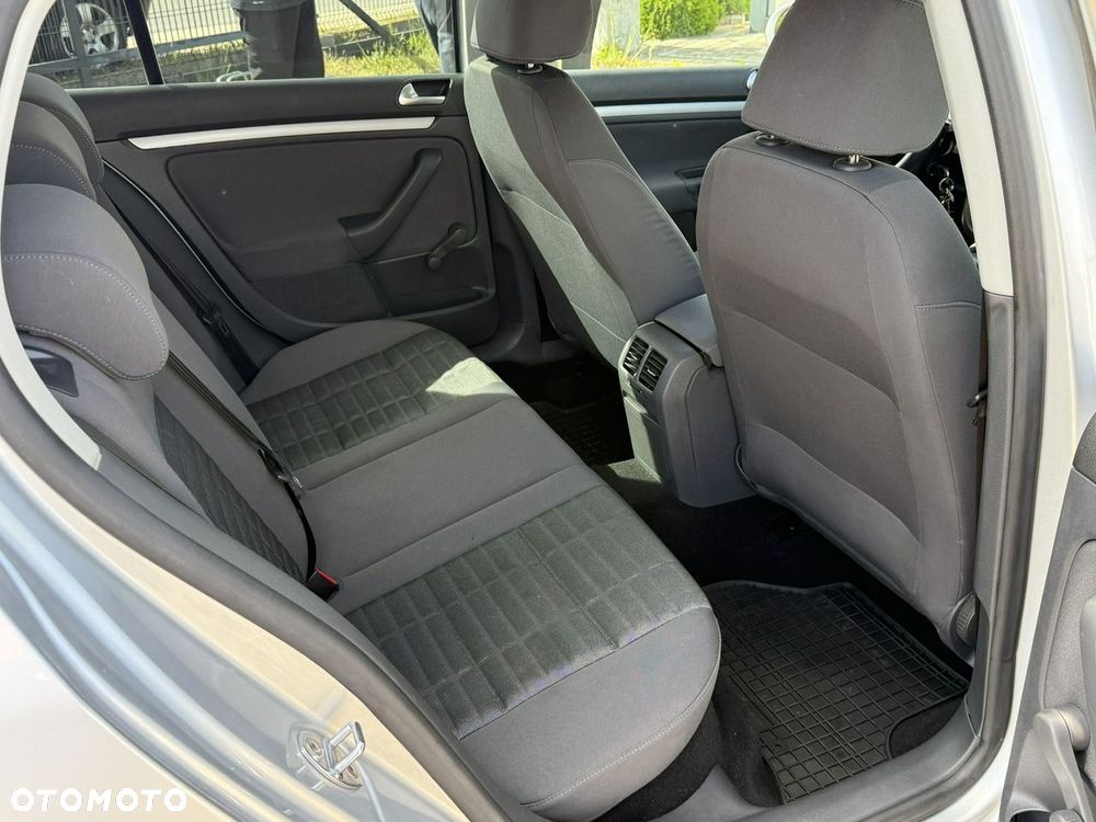 Volkswagen Golf - 21
