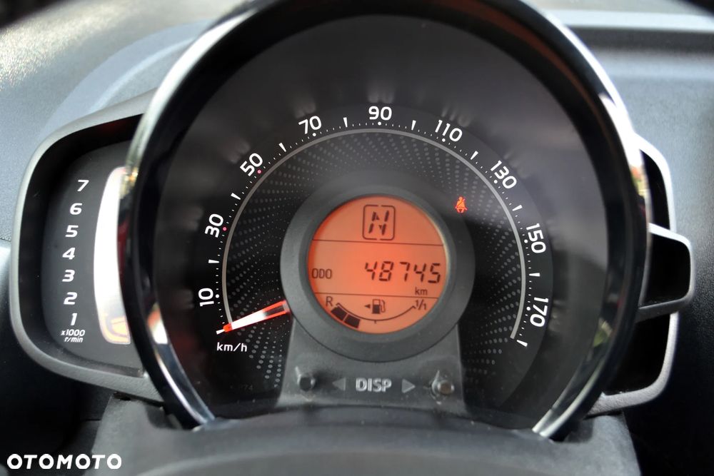 Toyota Aygo x.shift x-play connect - 29