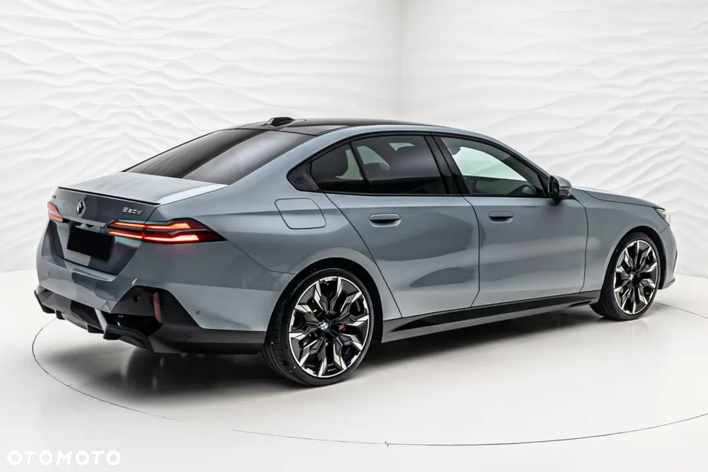 BMW Seria 5 520d xDrive mHEV - 9