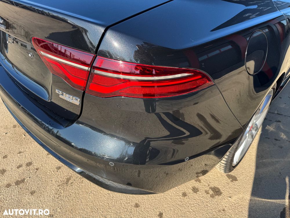 Jaguar XE D180 Aut. R-Dynamic SE - 17