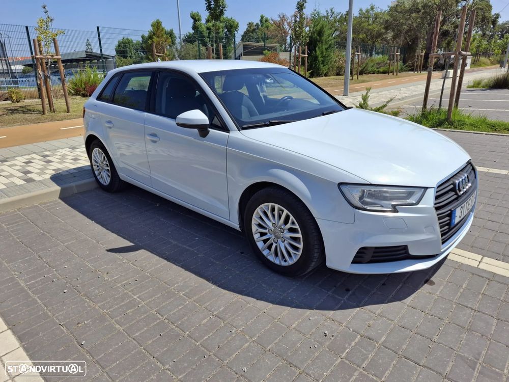 Audi A3 Sportback 1.6 TDI Design - 1
