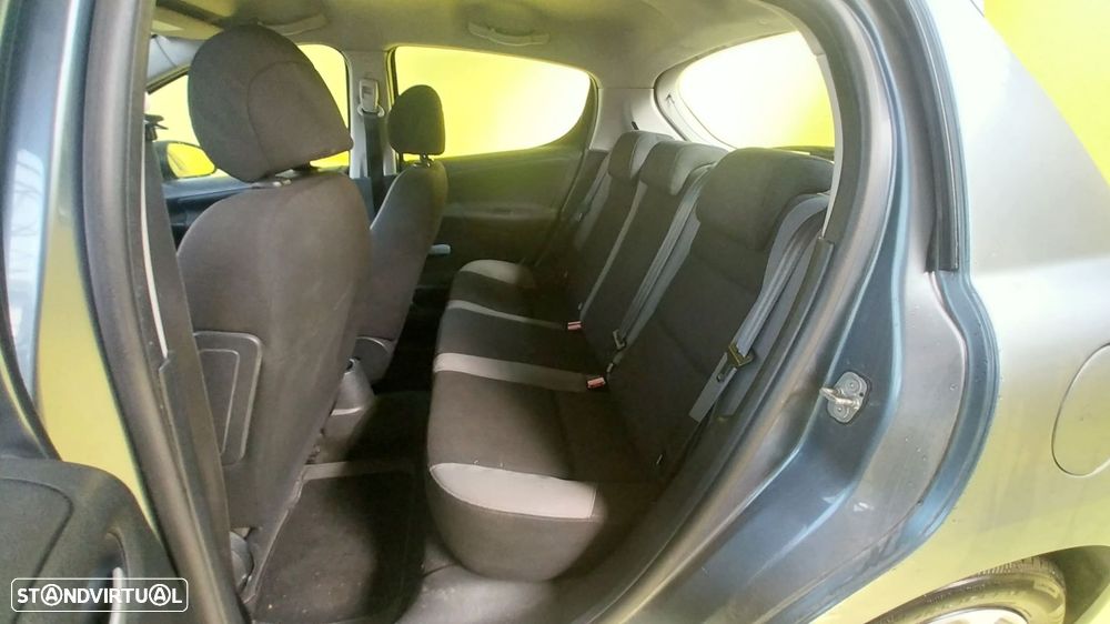 Peugeot 207 1.4 HDi Premium - 16