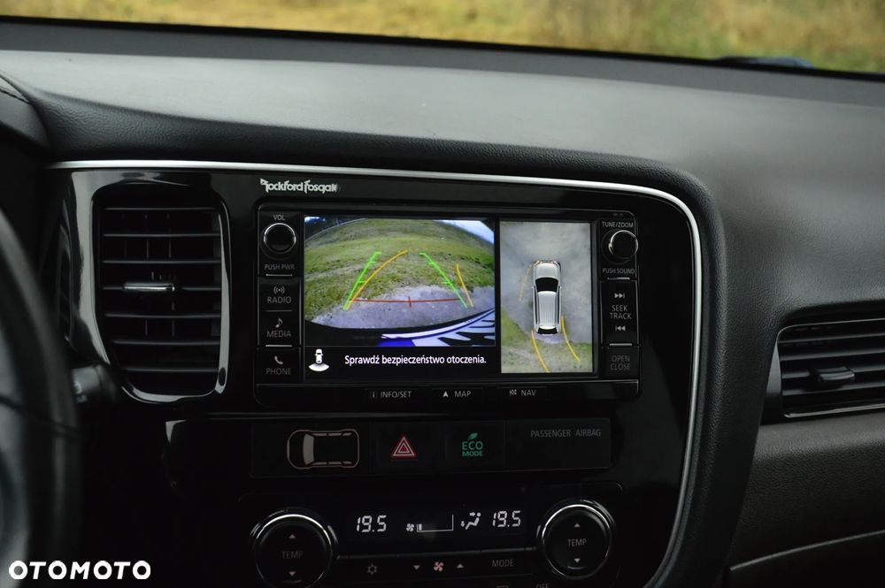 Mitsubishi Outlander 2.0 4WD Top - 13