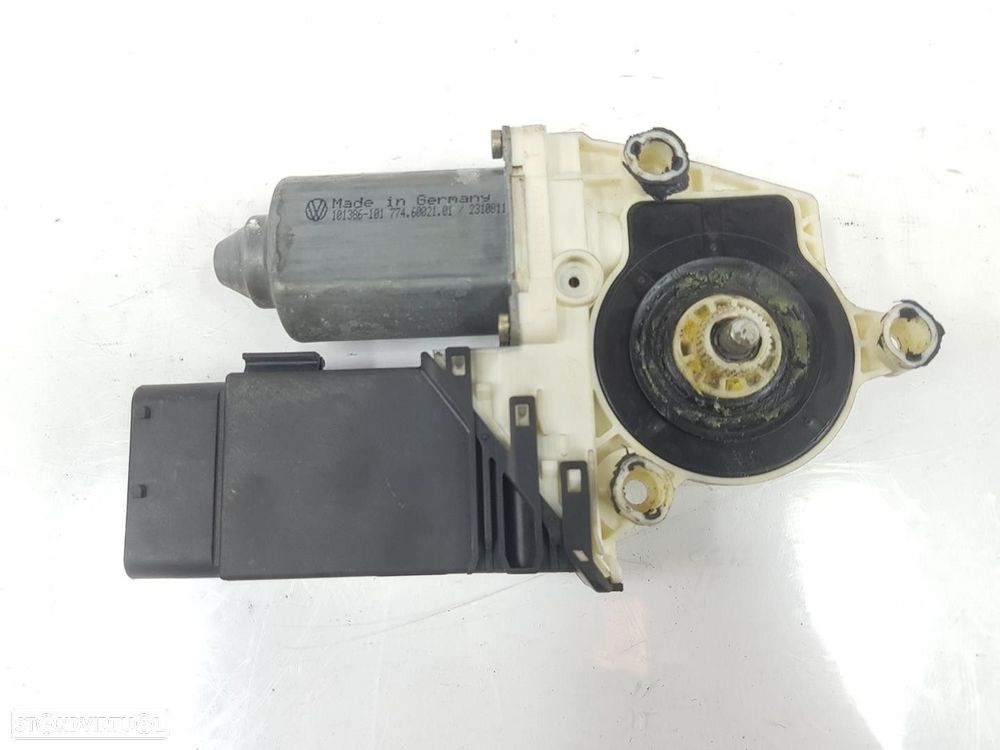 MOTOR ELEVADOR DE VIDRO FRONTAL DIREITO VOLKSWAGEN BORA 1999 -1J1959802D - 2