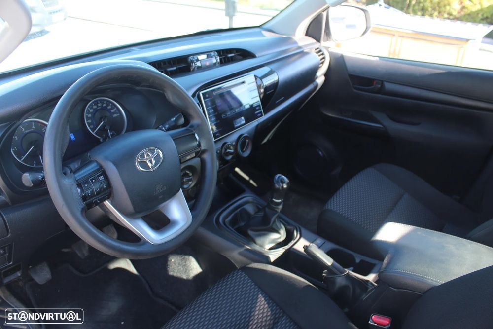 Toyota Hilux 2.4 D-4D 4WD CD CM - 12