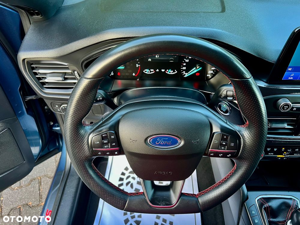 Ford Focus 1.5 EcoBlue Start-Stopp-System ST-LINE STYLE - 25